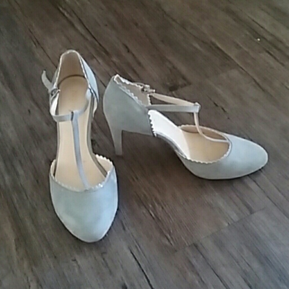 Gray suede Nine West t-strap heels